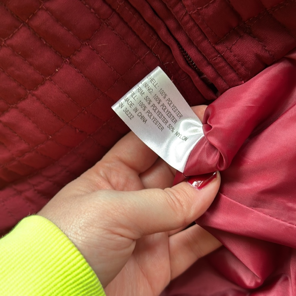 PORTRAIT - maroon jacket - Picture 4 of 7